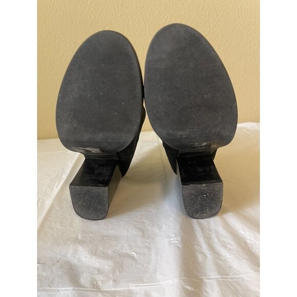 Call it spring  perforated ankle  boot  size 8 zip up - Picture 2 of 15